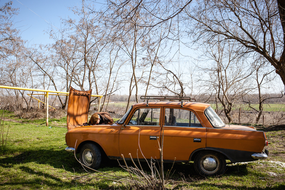 Coche de la época soviética de un jubilado de Transnistria. La población está bastante envejecida. (Juan TEIXEIRA) Coche de la época soviética de un jubilado de Transnistria. La población está bastante envejecida. (Juan TEIXEIRA)