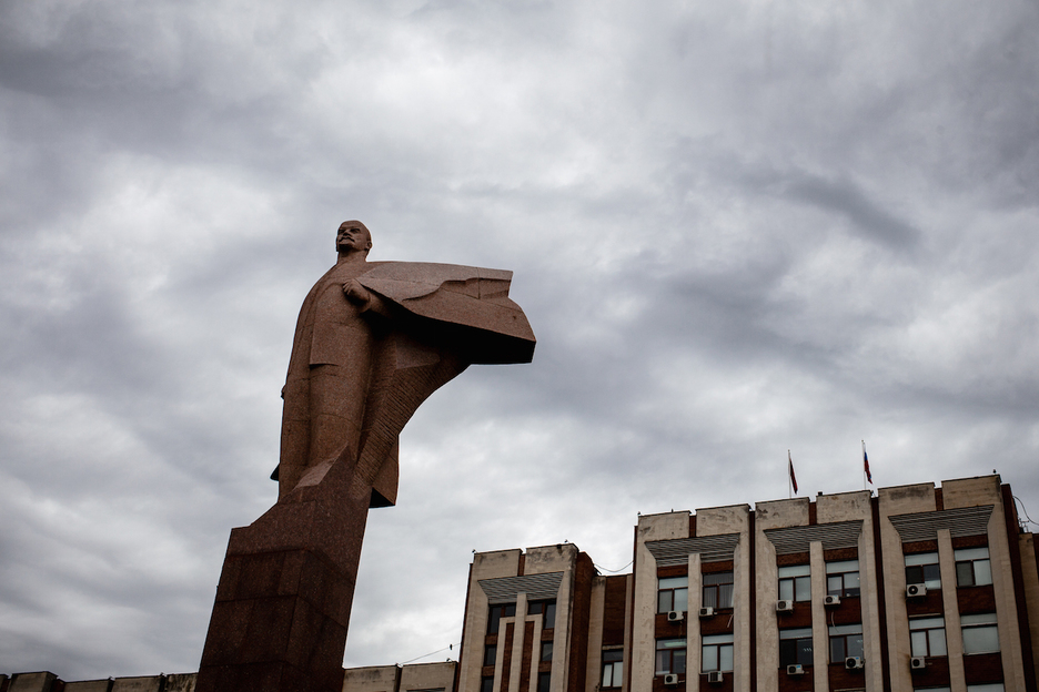  Una estatua de Lenin delante del parlamento de Transnistria. (Juan TEIXEIRA)