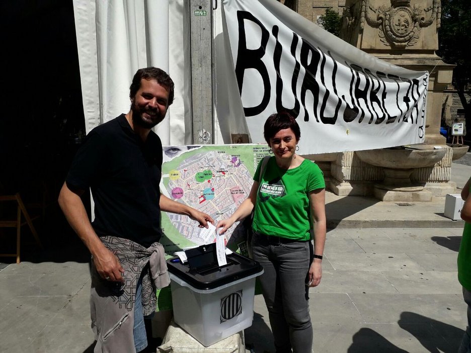 Igor Arroyo eta Garbiñe Aranburu LABeko ordezkariak Alternatiben Herrian. (LABNafarroa) Igor Arroyo eta Garbiñe Aranburu LABeko ordezkariak Alternatiben Herrian. (LABNafarroa)