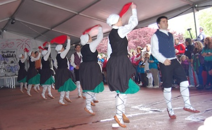 Imagen de una edición anterior del encuentro de dantzaris de Iruñea.