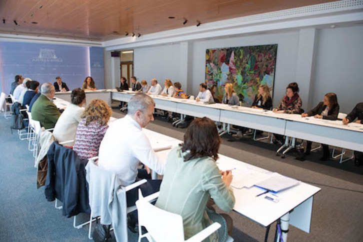 Reunión en Gasteiz de la Comisión Interinstitucional-Social. (IREKIA)