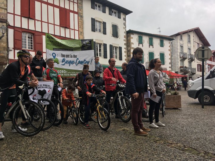 Tourra uztailaren 28an Ezpeletara iritsiko da, eta ‘You are in the Basque Country’ lelopean hainbat ekimen egingo dira. (@Taberna_G)