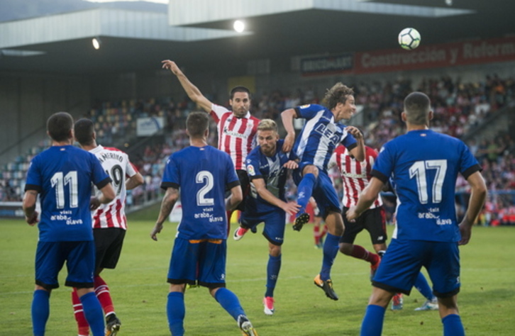 Athletic y Alavés jugaron la final masculina el verano pasado en Lasesarre. (Marisol RAMÍREZ / FOKU)