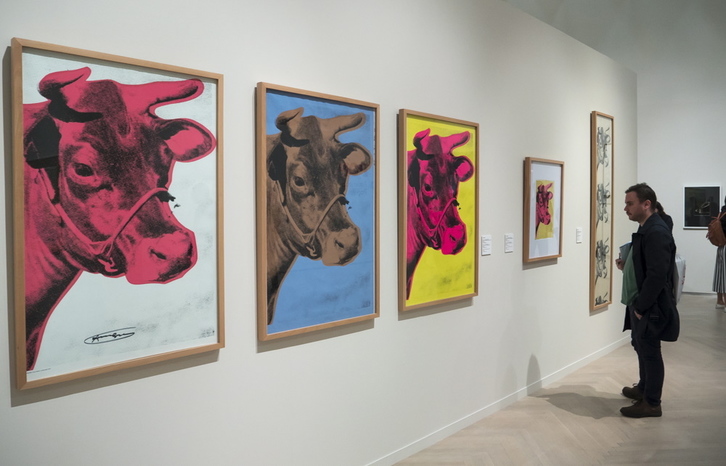 Vacas de una de las conocidas series de Andy Warhol. (Andoni CANELLADA / FOKU)