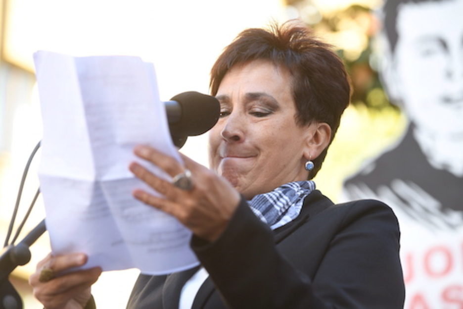 La madre de Aratz, recién llegada de visitar a su hijo en Soto del Real. (Jon URBE/FOKU) La madre de Aratz, recién llegada de visitar a su hijo en Soto del Real. (Jon URBE/FOKU)