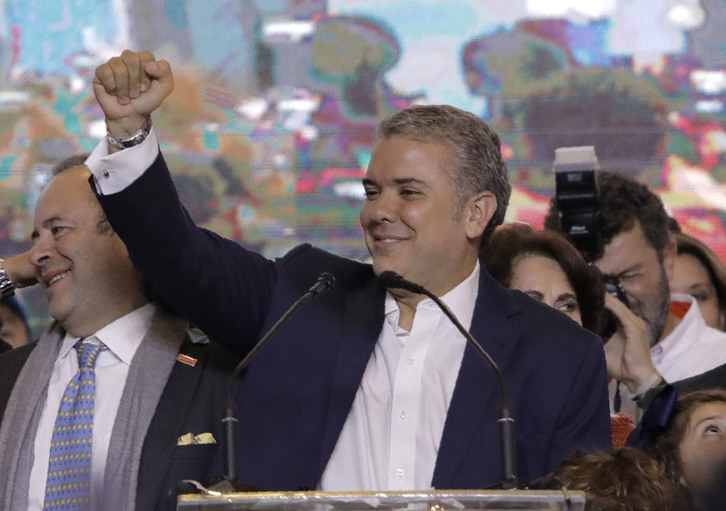 Duque celebra su victoria. (Raúl ARBOLEDA/AFP)