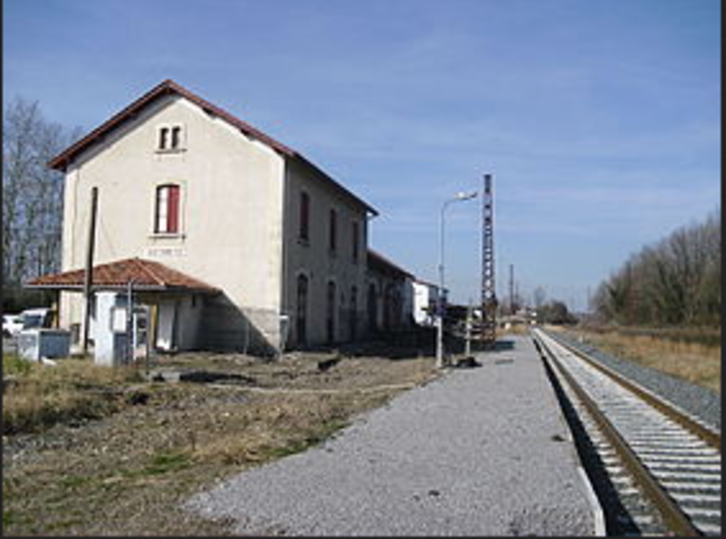 Il est devenu rare que des trains circulent sur la ligne Garazi-Bayonne. © wikipedia