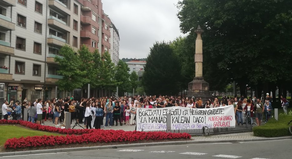 Protesta en Zornotza. (Rubén PASCUAL)