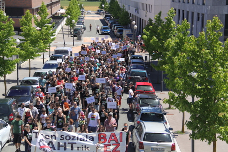 La manifestación ha recorrido las calles de Agurain.
