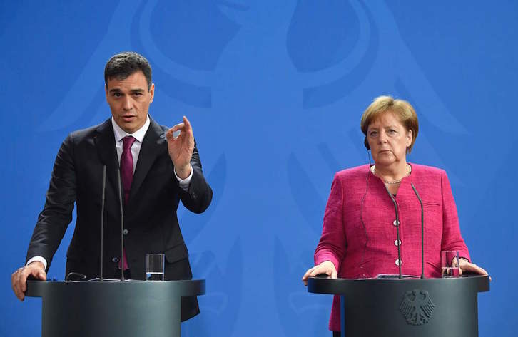 Pedro Sánchez se ha reunido con Angela Merkel en Berlín. (John MACDOUGALL/AFP)