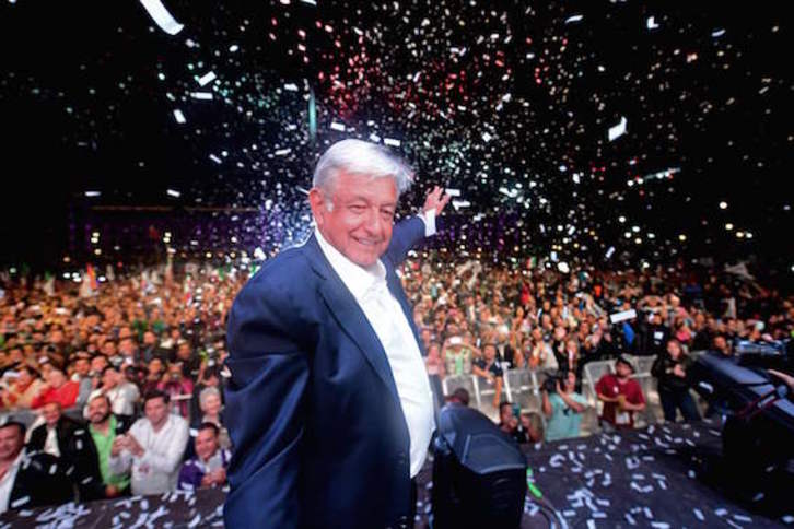López Obrador ha celebrado la victoria en un acto en el Zócalo ante miles de simpatizantes. (Pedro PARDO/AFP)