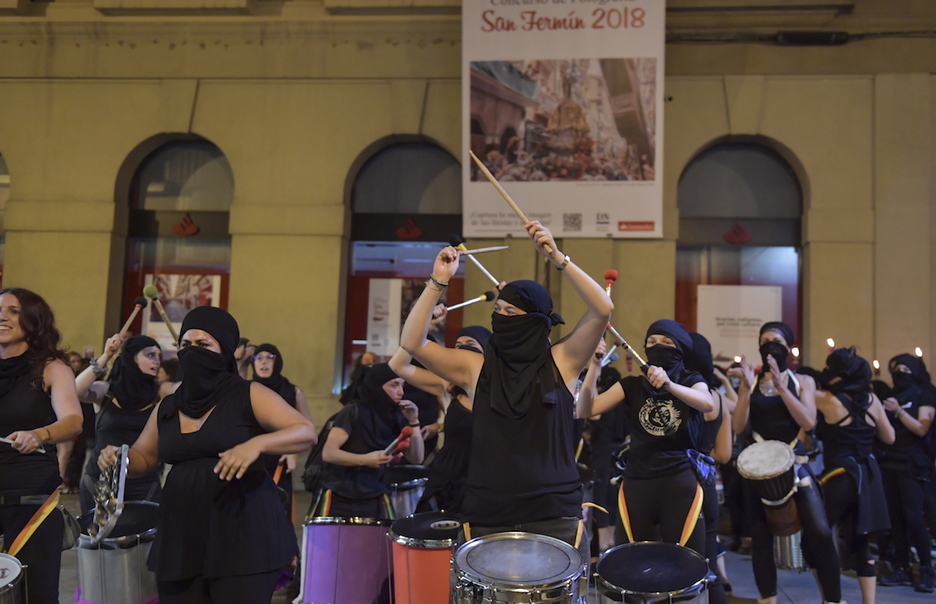 La marcha partió entrada la noche. (Idoia ZABALETA.FOKU)