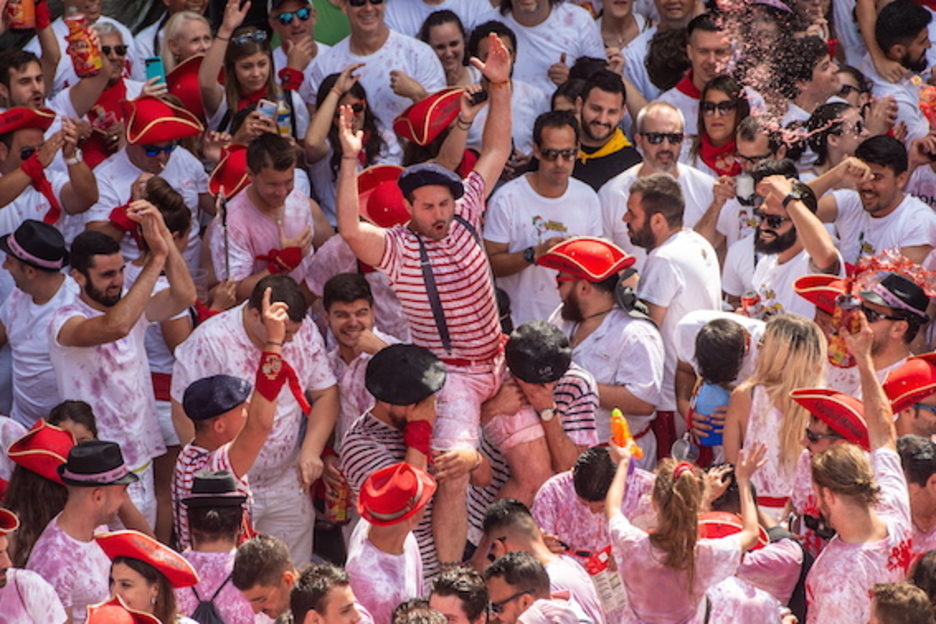Ambiente espectacular en la plaza. (FOKU)