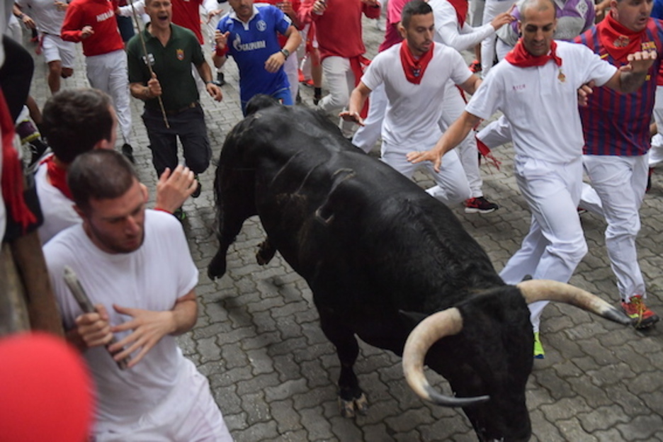 Bizia bezain arriskutsua izan da entzierroa. (Idoia ZABALETA/FOKU) Bizia bezain arriskutsua izan da entzierroa. (Idoia ZABALETA/FOKU)