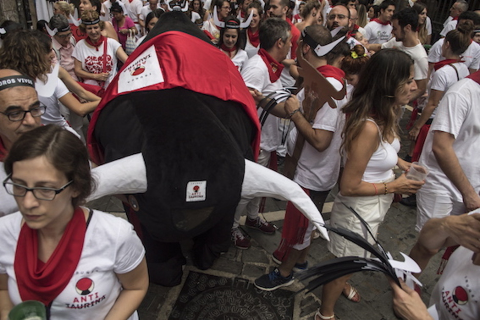 Zezenketen aurkako kalejira, Iruñea Antitaurina kolektiboak deituta. (Jagoba MANTEROLA/FOKU)