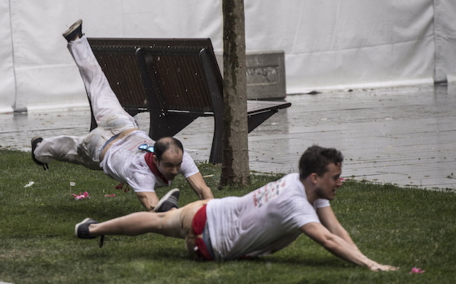 ‘Aquaplaning’ efektua. (Jagoba MANTEROLA/FOKU)