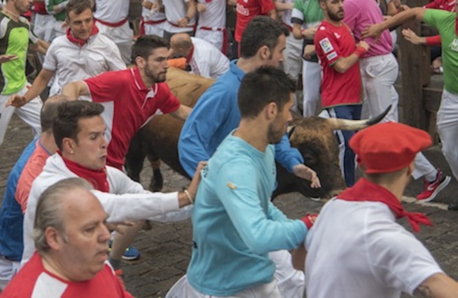 Jabaleño corre a buen paso por el tramo de Telefónica. (Andoni CANELLADA/FOKU) Jabaleño corre a buen paso por el tramo de Telefónica. (Andoni CANELLADA/FOKU)