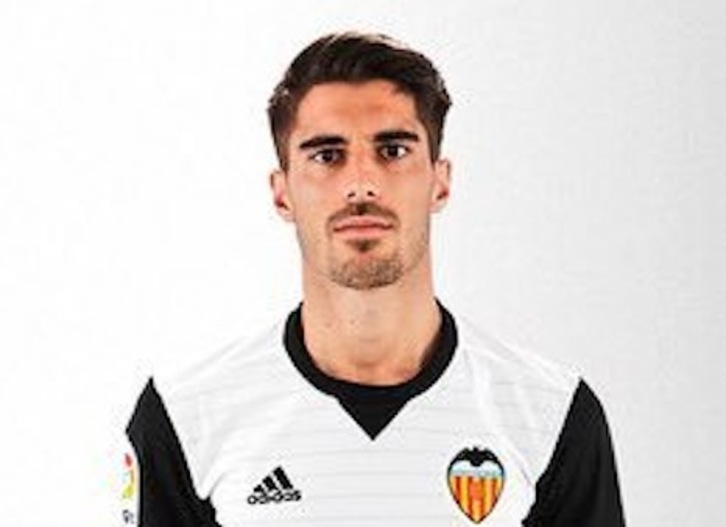 Nacho Vidal recala en Osasuna procedente del Valencia. (VALENCIA)
