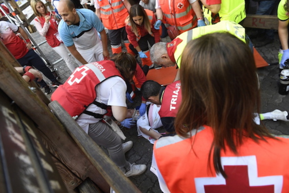 Sei lagun hospitaleratu dituzte, guztiak kolpeen ondorioz. (Gorka RUBIO/FOKU) Sei lagun hospitaleratu dituzte, guztiak kolpeen ondorioz. (Gorka RUBIO/FOKU)