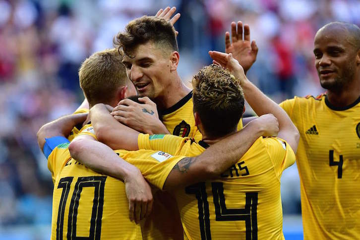 Los belgas celebran el segundo gol frente a Inglaterra. (Giusepp CACACE/ AFP)