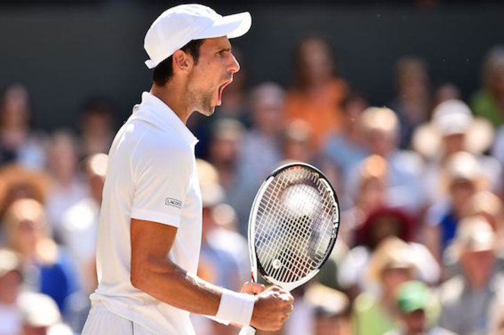 Djokovic celebra un punto durante la final de este domingo. (Glyn KIRK/AFP)