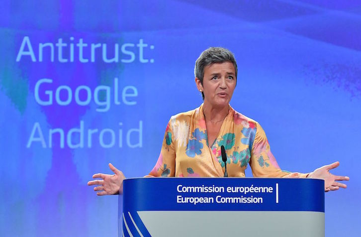 La comisaria europea de Competencia, Margrethe Vestager, ha informado de la multa a Google. (John THYS/AFP)