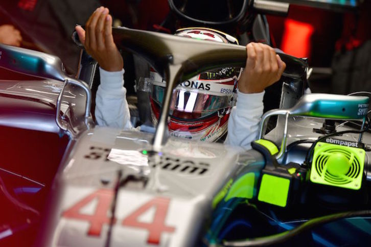 Hamilton tendrá que remontar tras el fallo de su Mercedes. (ANDREJ ISAKOVIC / AFP)