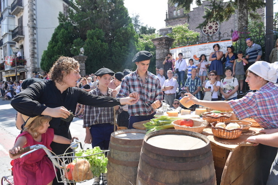 Eta saltzeko tratante ona behar zen izan.  (Idoia ZABALETA/FOKU)