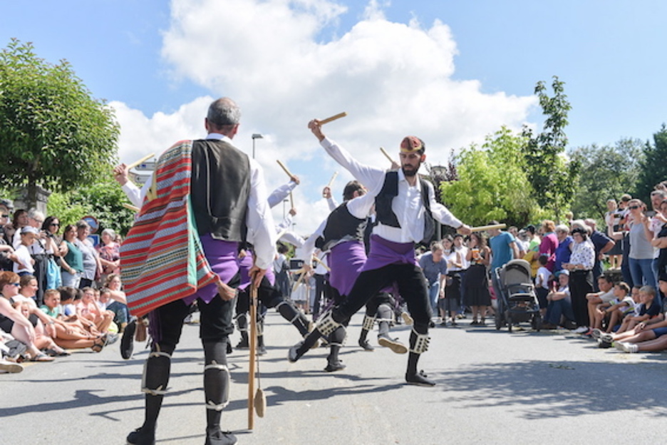 Eta konfesatzea baino, hobe dantzan amaitzea. (Idoia ZABALETA/FOKU)
