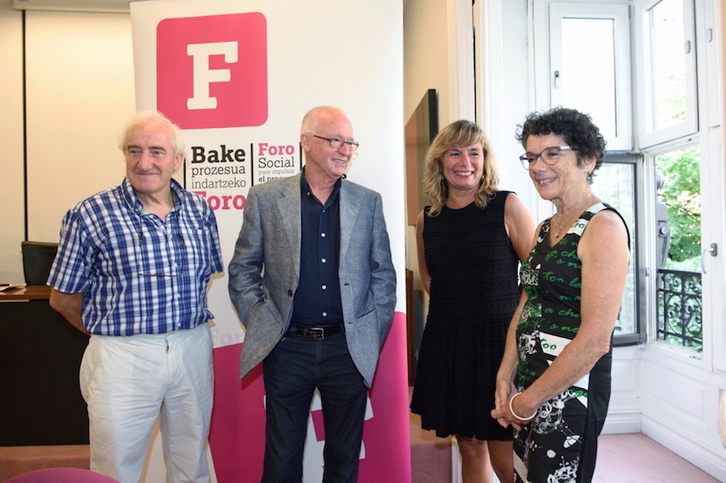 Juanjo Espina, Joseba Azkarraga, Patricia Velez y Teresa Toda. (FOKU)