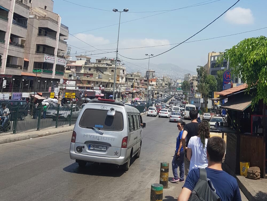 Kaosa nagusi da bertako errepideetan. Kaosa nagusi da bertako errepideetan.