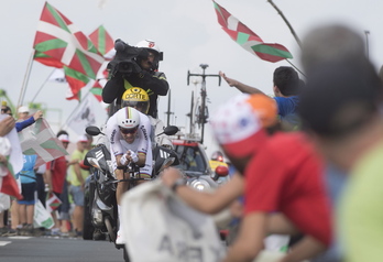 ...Tom Dumoulin izan da gaur, juxtuan baina, azkarrena. (Jagoba MANTEROLA/FOKU)