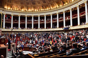 Debate de la primera moción de censura contra el Gobierno de Macron. (Gerard JULIEN / AFP)
