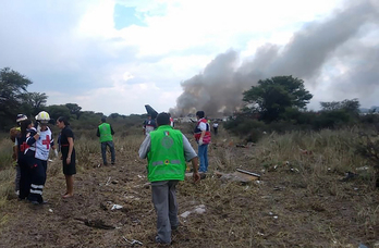 El avión se ha estrellado poco después de despegar. (AFP)