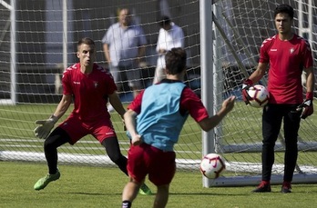 Entrenamiento de los rojillos en Taxoare. (OSASUNA)