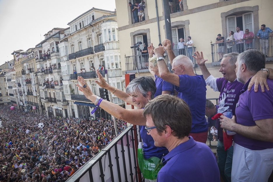 Txupineroak ere, morez jantzita. (Endika PORTILLO / FOKU)