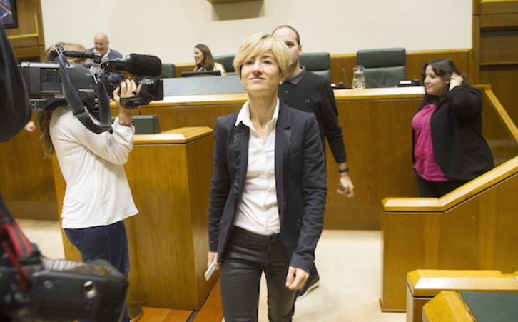 Pili Zabala, durante un pleno del Parlamento de Gasteiz. (Raul BOGAJO/FOKU)