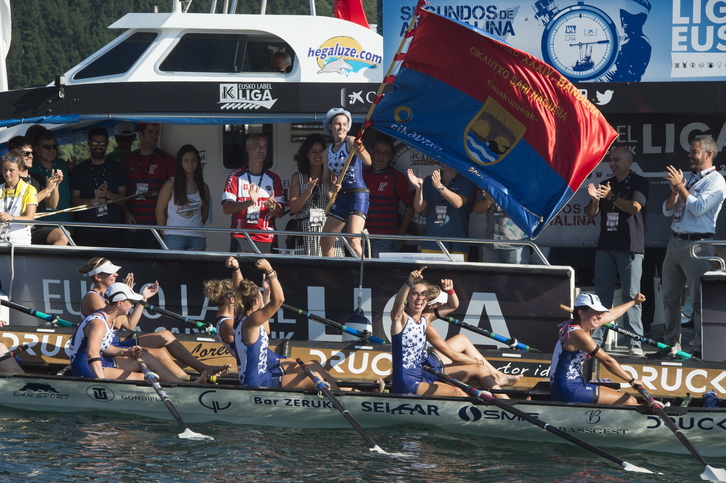Las remeras de Gu Arraun se han llevado la victoria en Ondarroa. (Monika DEL VALLE/FOKU)