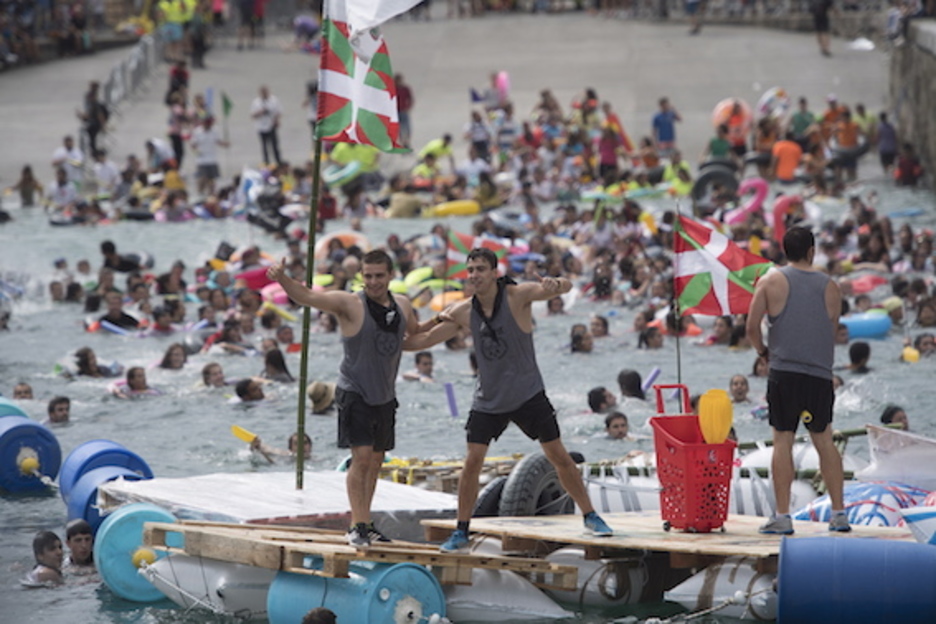 ¡Al abordaje! (Juan Carlos RUIZ/FOKU) ¡Al abordaje! (Juan Carlos RUIZ/FOKU)