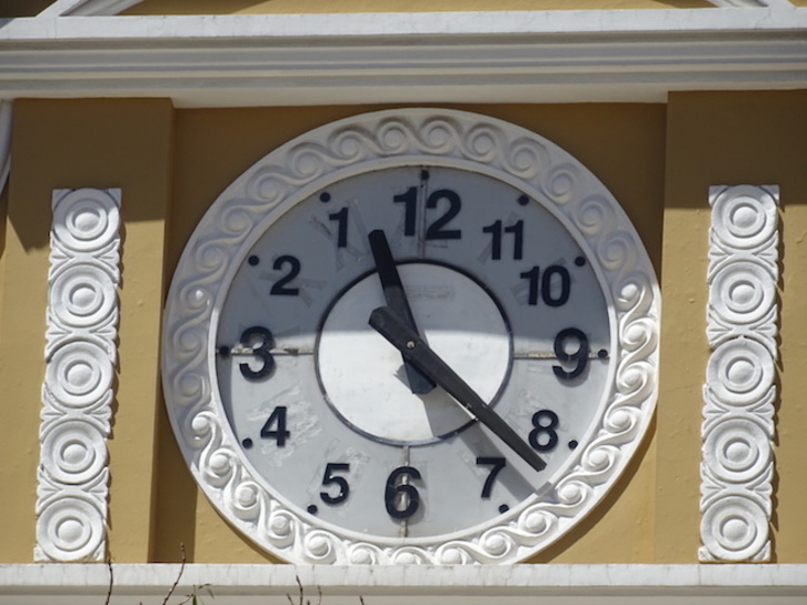 Bolibian erritmoa ez du merkatu kapitalistak markatzen.