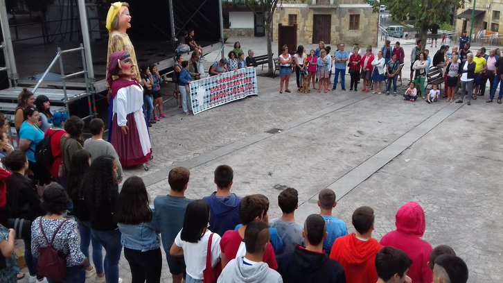 Concentración en Larrabetzu. (@Larrabetzu)