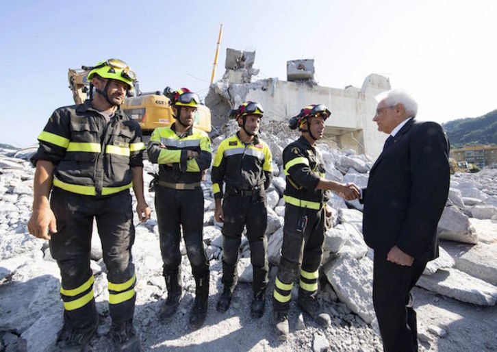 El presidente Sergio Matarella ha visitado este sábado el lugar del siniestro. (FRANCESCO AMMENDOLA / AFP)