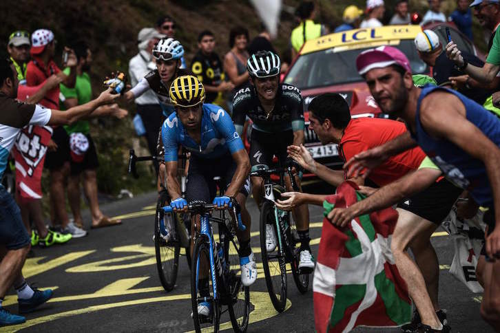 Mikel Landak ikuskizuna eskaini zuen Tourreko mendiko azken etapan. (Jeff PACHOUD / AFP)