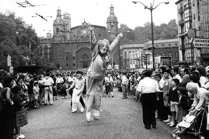 La primera Marijaia, 1978. EHU / Archivo Municipal de Bilbo
