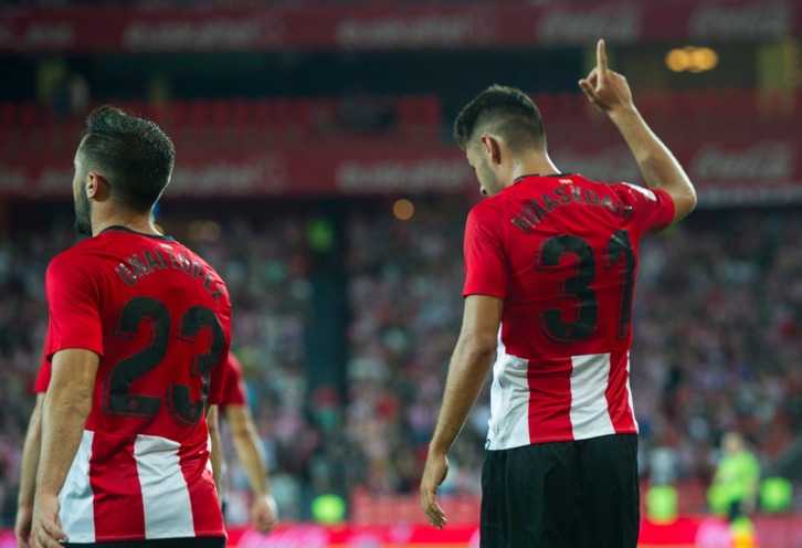 Nolaskoain celebra el gol marcado en un córner. (Monika DEL VALLE / FOKU)