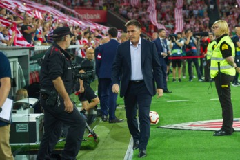 Berizzo en su estreno en San Mamés. (Monika DEL VALLE / FOKU)