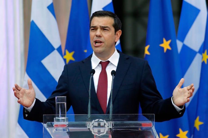 Alexis Tsipras, durante una comaprecencia reciente. (Milos BICANSKI / AFP)