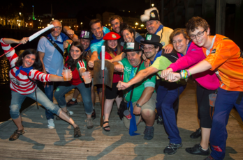 Acto final de Aste Nagusia con comparseros, txupinera y pregonero. (Monika DEL VALLE / FOKU)