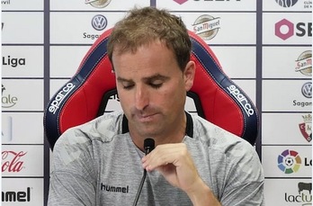 Arrasate, en su comparecencia ante los medios. (OSASUNA)