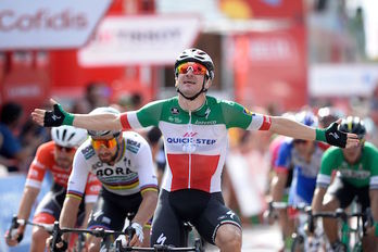 Viviani ha ganado al esprint. (Miguel RIOPA/AFP)